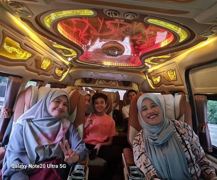 van rental with driver in bangkok